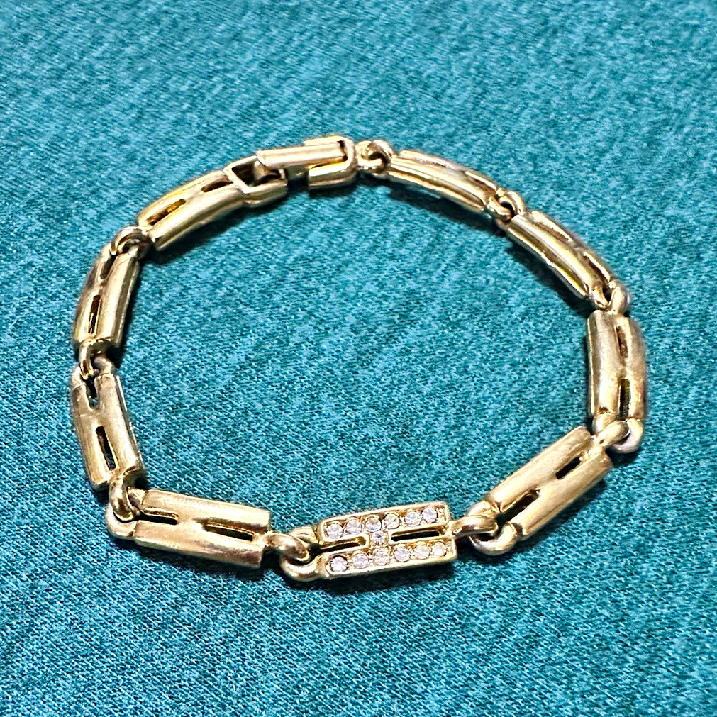 Gold Tone Metal Bar Link Chain Style Bracelet with Lobster Clasp Closure