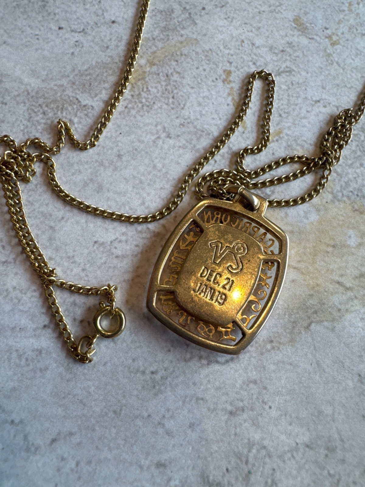 Vintage Capricorn Zodiac Pendant Necklace With Gold-Tone Chain Goat Design 24”