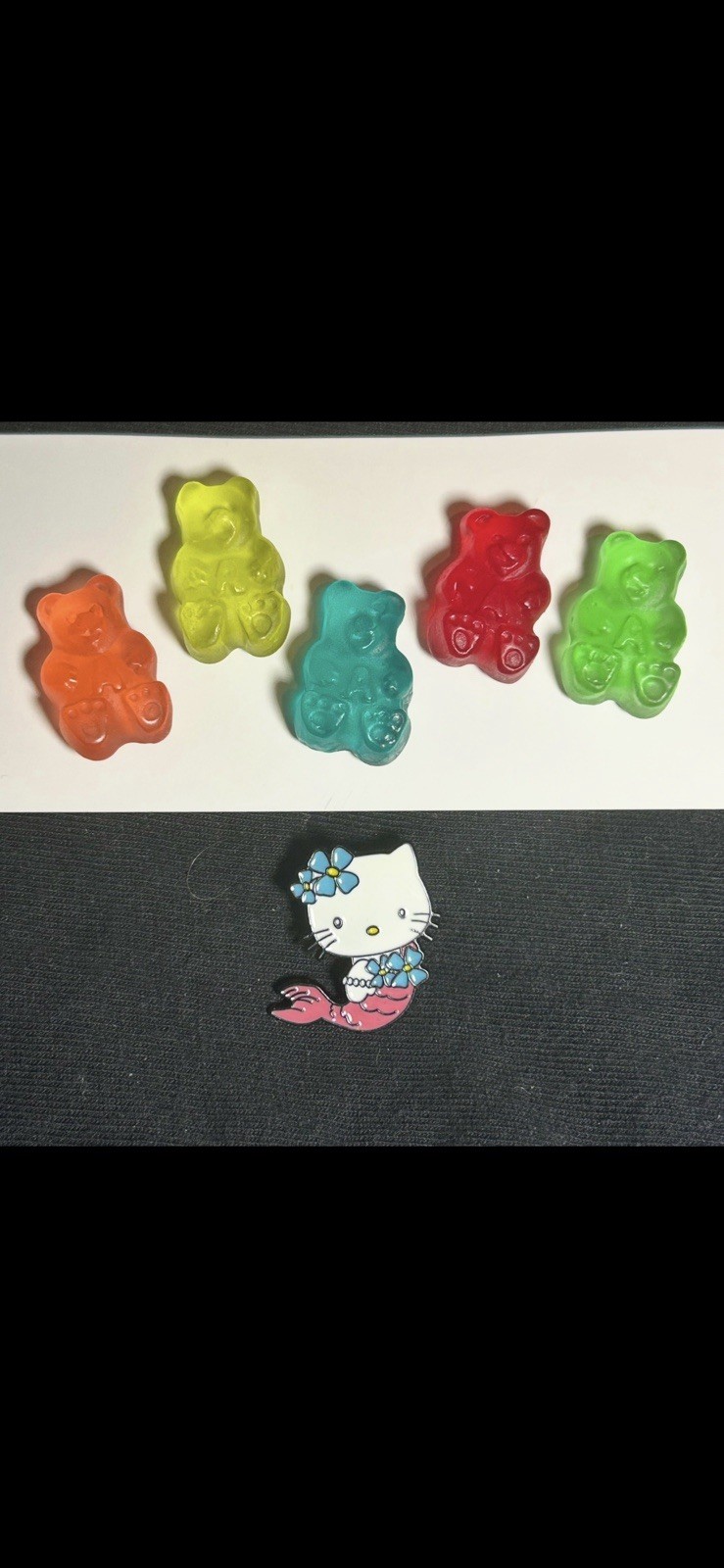 Hello Kitty Mermaid W/ Pink Tail, Blue Flower Top & Pearl Bracelet, Metal, Pin.