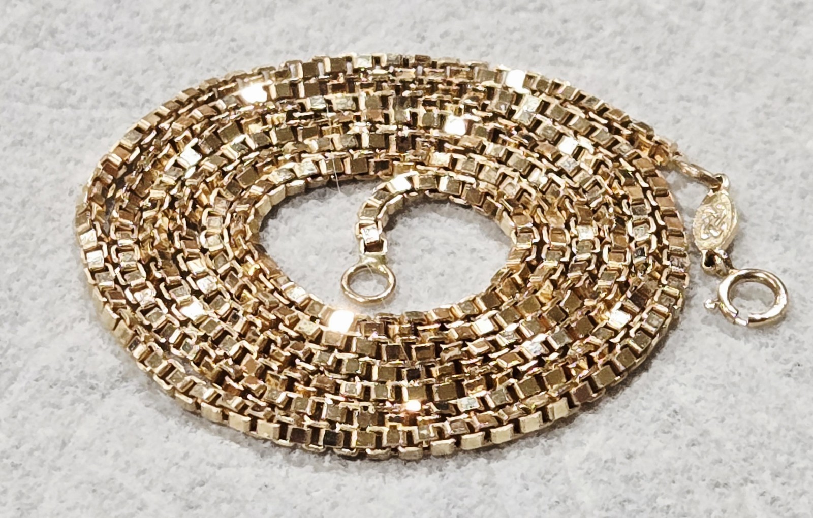 1990s DURAGOLD 24″ 14K Yellow Gold Large Venetian Box Chain Necklace 6 Grams