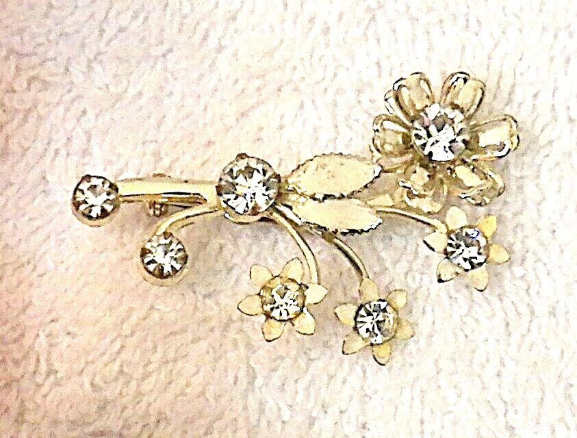 CLASSIC PIN BROOCH BOUQUET BASKET FLOWER PETALS FERN PLANT SPRAY RHINESTON VL-B1