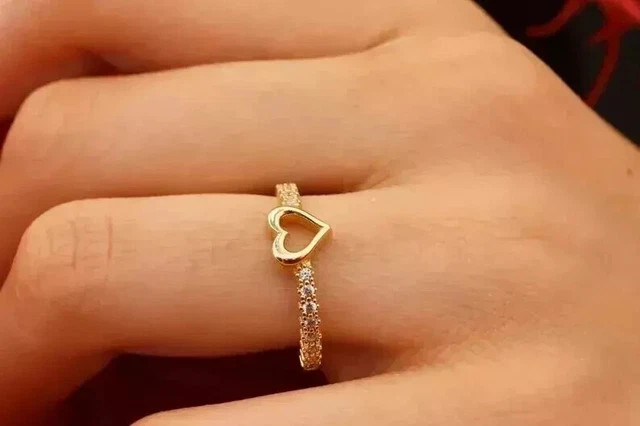 Women’ Engagement Ring 0.90Ct Round Cut 14K Yellow Gold Plated Lab Grown Diamond