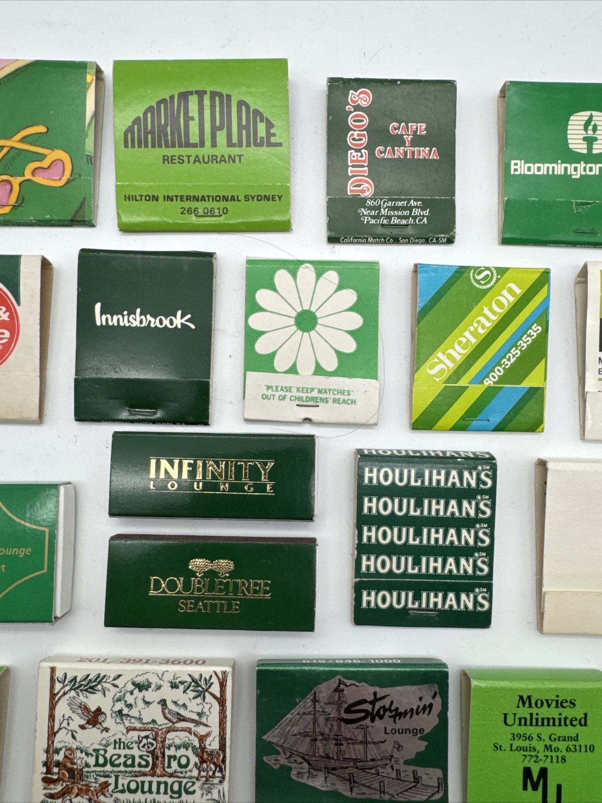 LOT OF 14 GREEN MATCHBOOK/BOX THEME RESTAURANTS LOUNGE STEAKS PIZZA MISC.