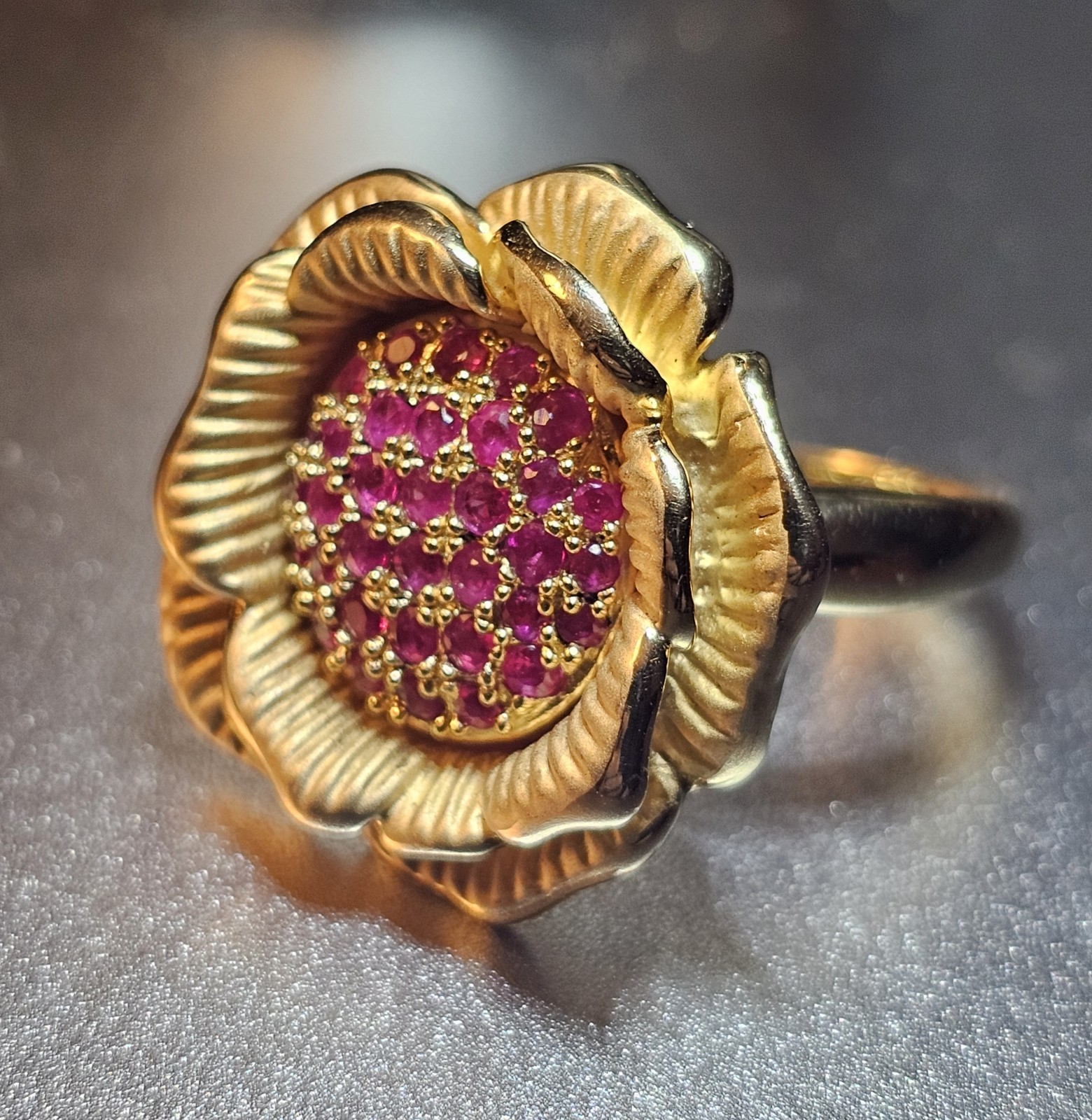 925 Sterling Silver Gold Vermeil Ruby Flower Statement Ring Size 9 Tested 12.75g