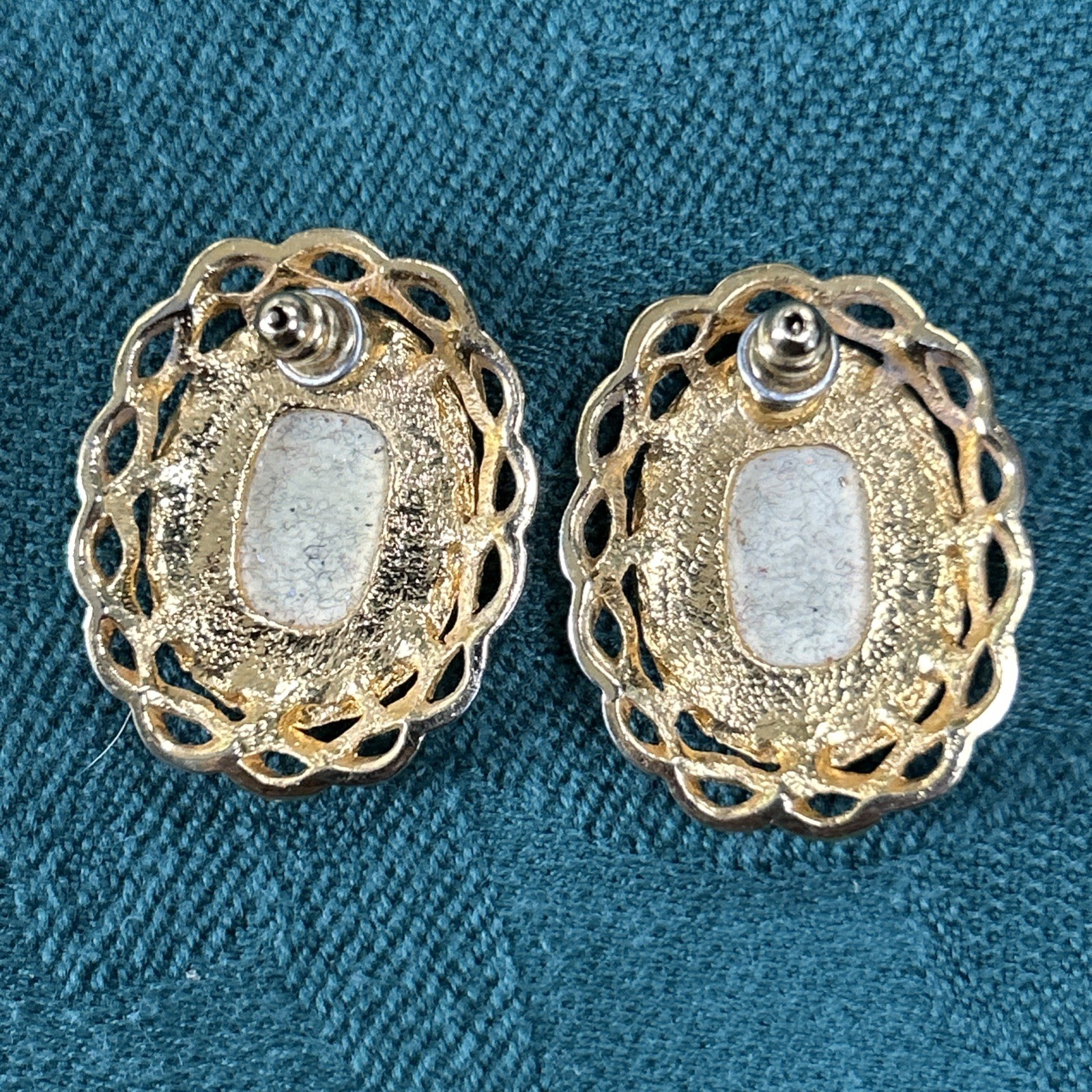 Vintage Mona Lisa Earrings Gold Tone Brass Posts Pierced 1”
