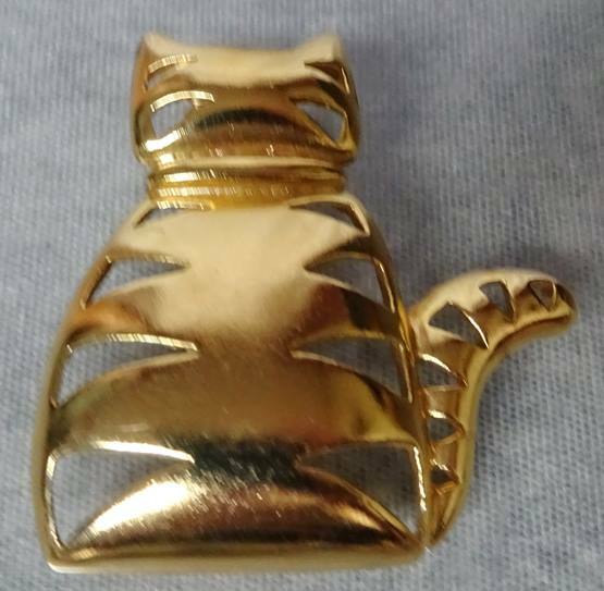 Vintage Gold one FAT Striped Openwork Cat Brooch Jonette Jewelry Pin Signed JJ