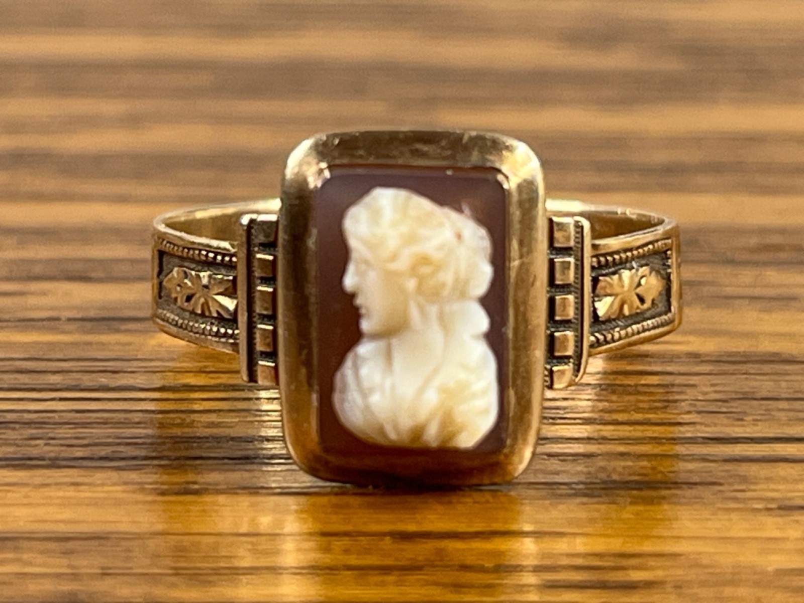 1880s Victorian 14k Gold 3.22g Antique Shell Cameo Etruscan Ring Size 9.5 RARE