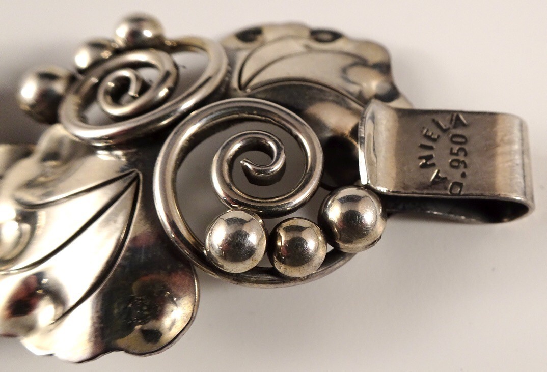 Beautiful 7 Inch, Vintage Daniela .950 Silver Bracelet. 1.6 Ounces, 45.36 Grams.