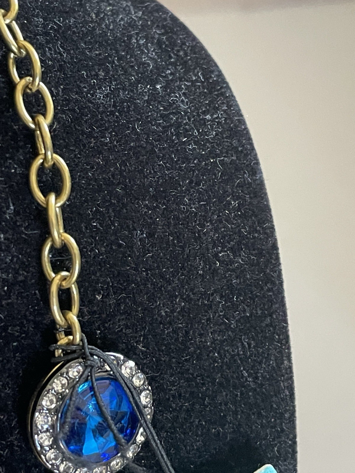 KURT GEIGER LONDON GOLD TONE OCTAVIA NECKLACE IN MULTI 16”+2”
