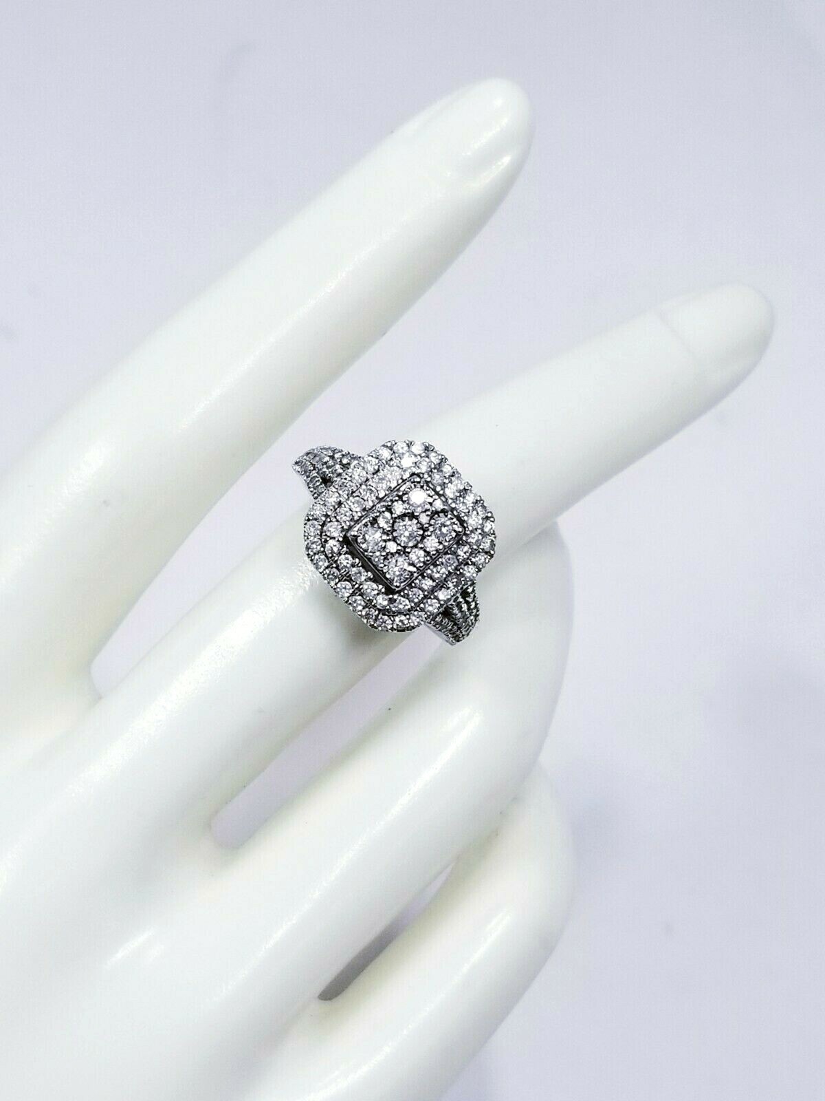 10kt White Multi Diamond Ring Stamped CJ Sz 7.5 – 4.6 Grams TW