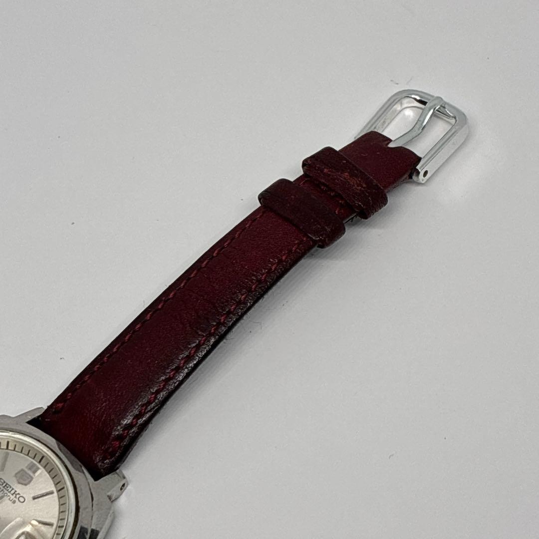 Excellent condition, working Seiko ladies’ vintage hand-wound watch with 21