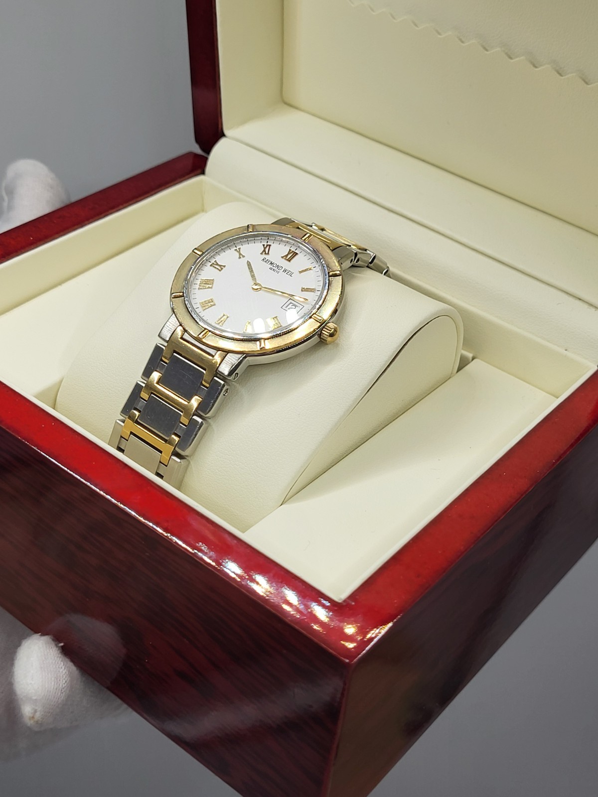 RARE [N. MINT] 35mm Raymond Weil 8800 Swiss Men’s 18k Gold Bezel Watch 8.25″