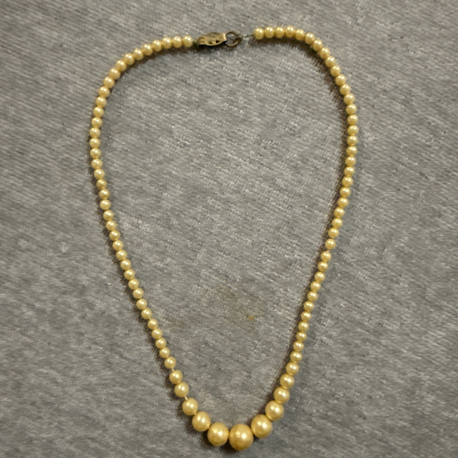 VTG Antique Graduated Lucite Faux Pearl Necklace Cream Champagne Classic