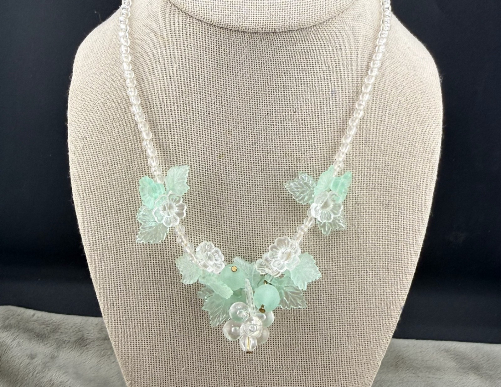 Vintage Necklace Beaded Lucite Flower Leaf Summer Spring 17”