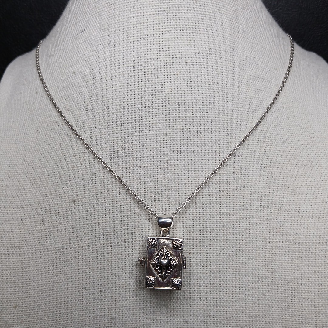 STERLING SILVER 925 BBJ Bangkok Chain Necklace Preyer Locket Box Garnate. 11-709