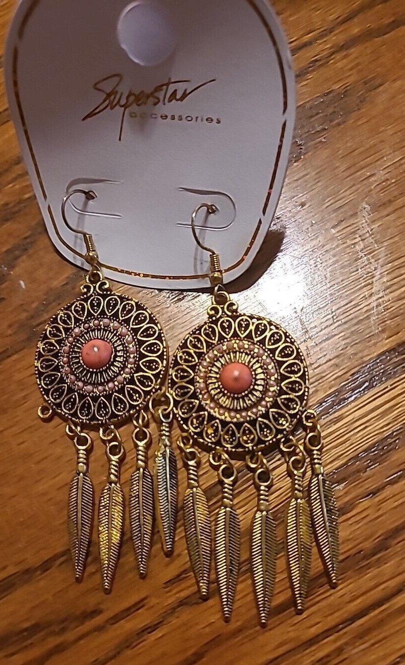 Women’s Dangle Earrings w/ Feathers Gold w/ Coral or Silver w/Turquiose or Black