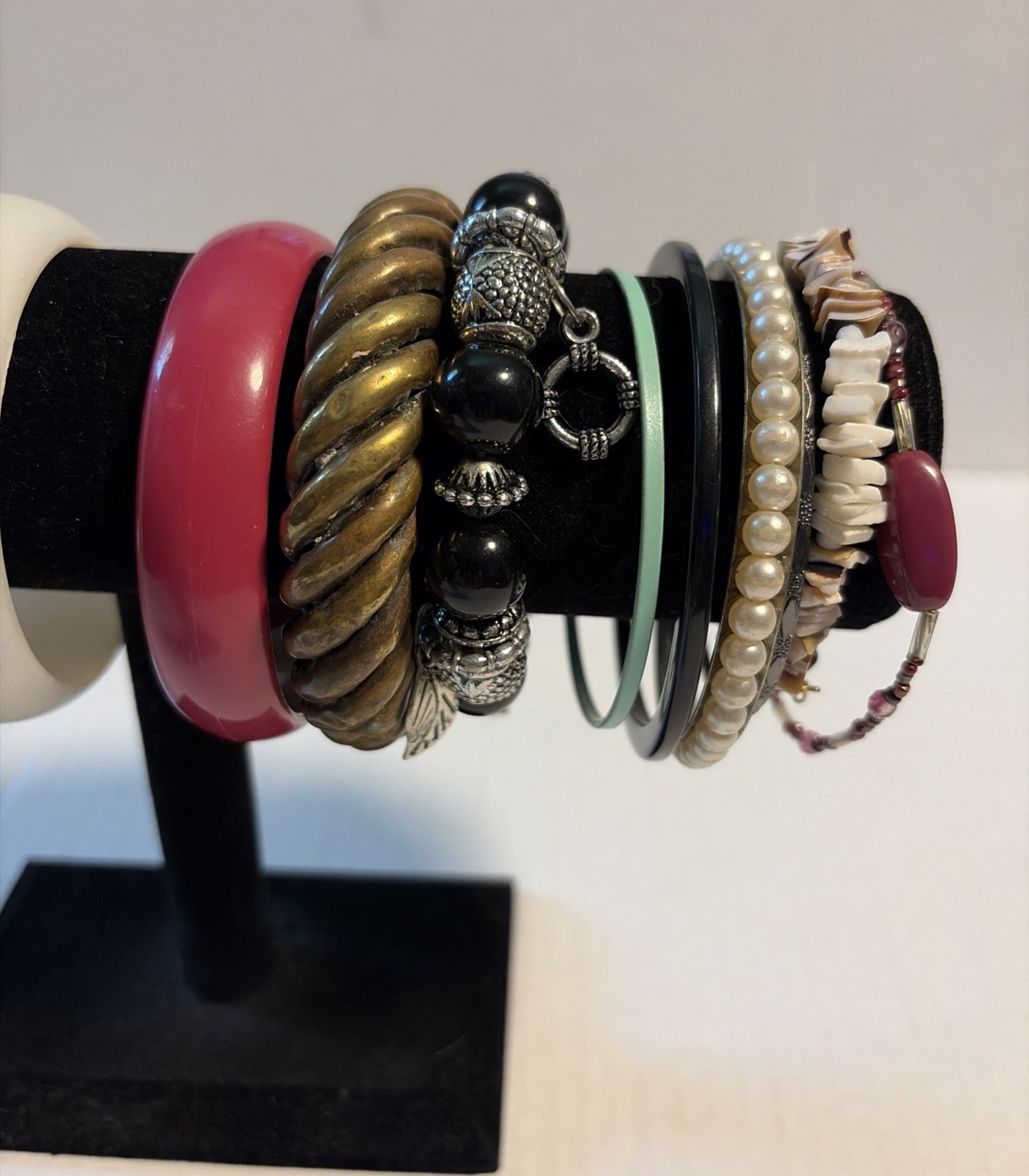 Beautiful Vintage Bangle Bracelets Lot Of 18 – Variety- Charms, Metal & Plastic