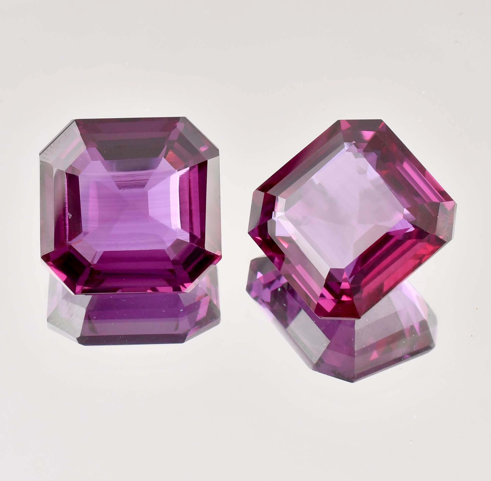1 Pair 14×14 MM Flawless Natural Color Change Alexandrite Gemstone GIT Certified