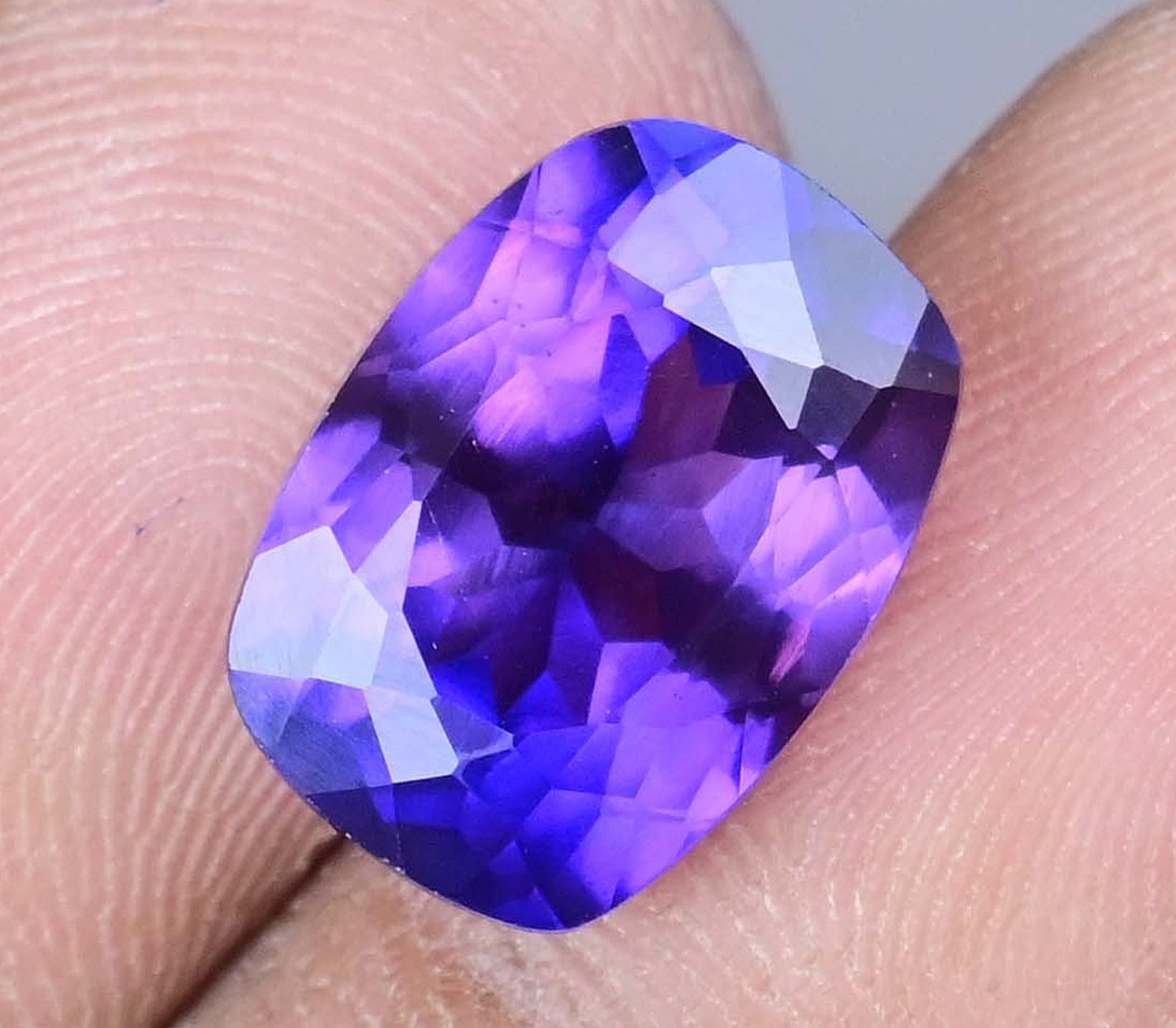 9.45 Ct Natural Purple-Blue Montana Sapphire Certified Flawless Loose Gemstone