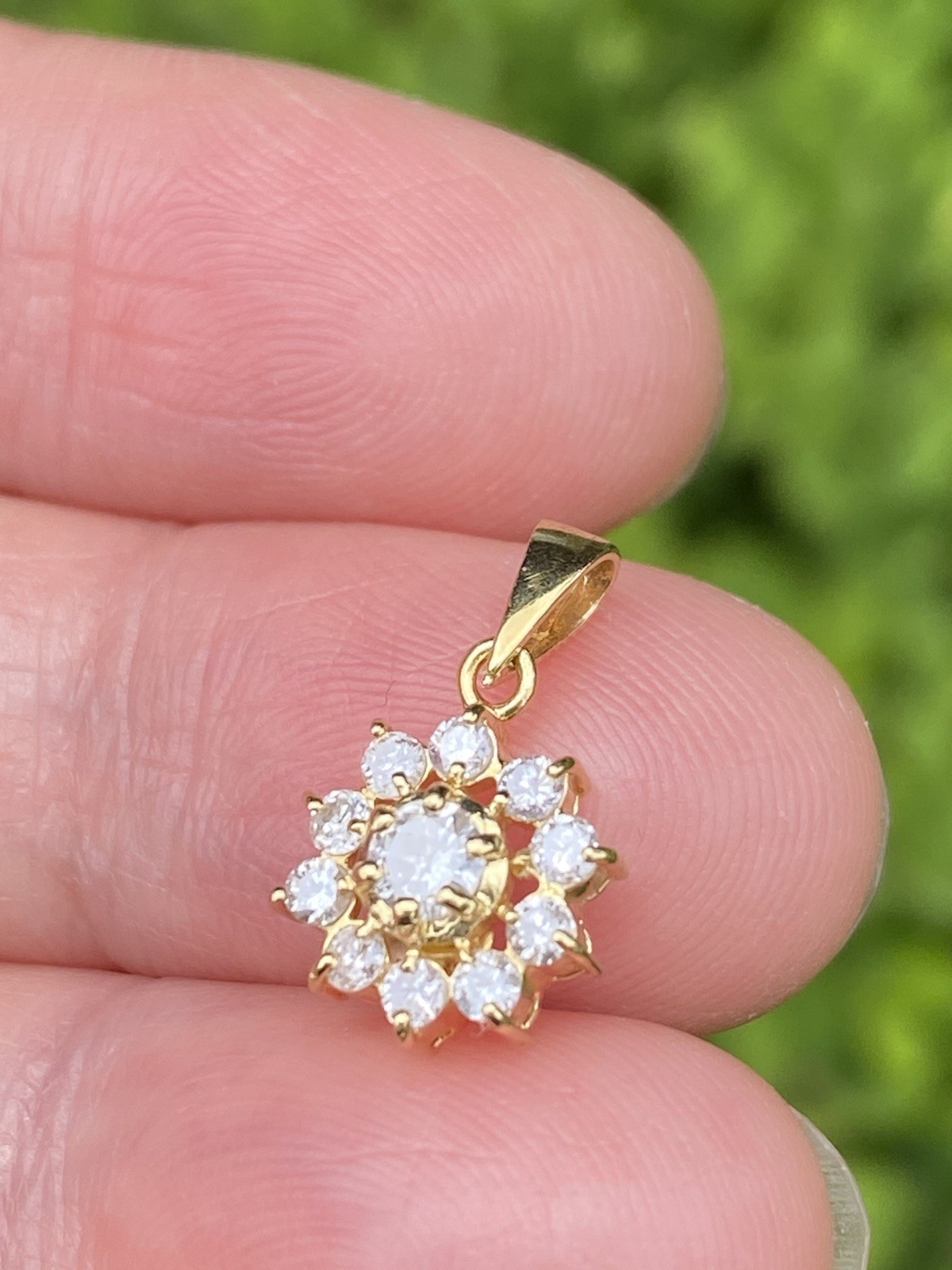 18K Yellow Gold 0.41CTW 100% Natural Diamond Flower Cluster Pendant