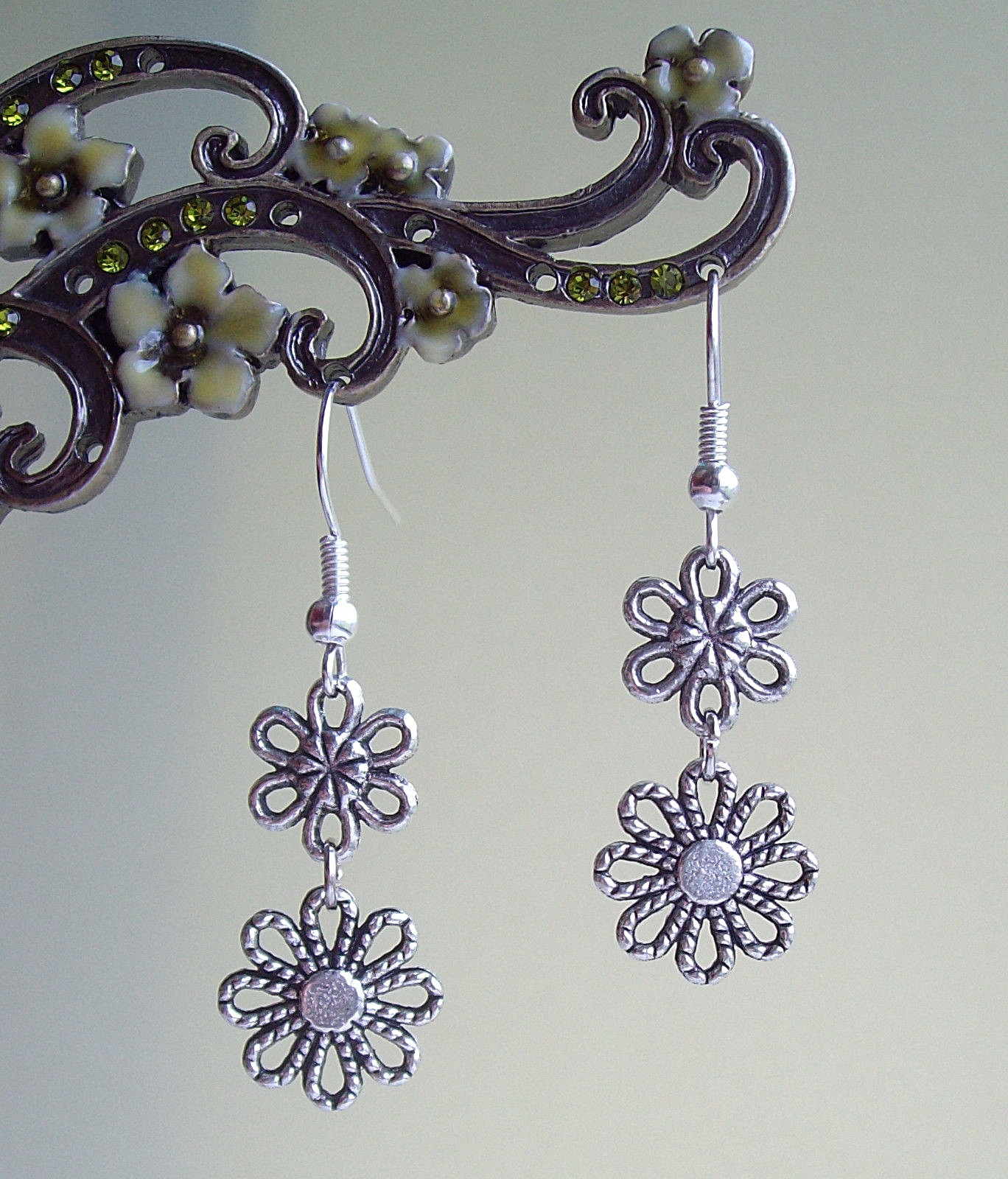 Pretty Filigree Daisy Flowers Dangly Earrings