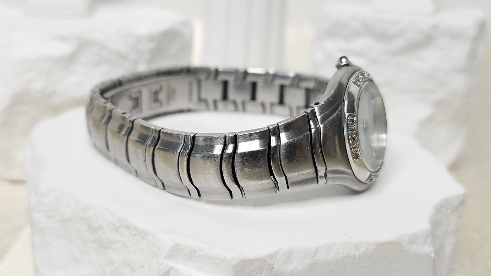 Bulova 96R02 Maestro Stainless Steel Women’s Watch With Diamonds / New Battery