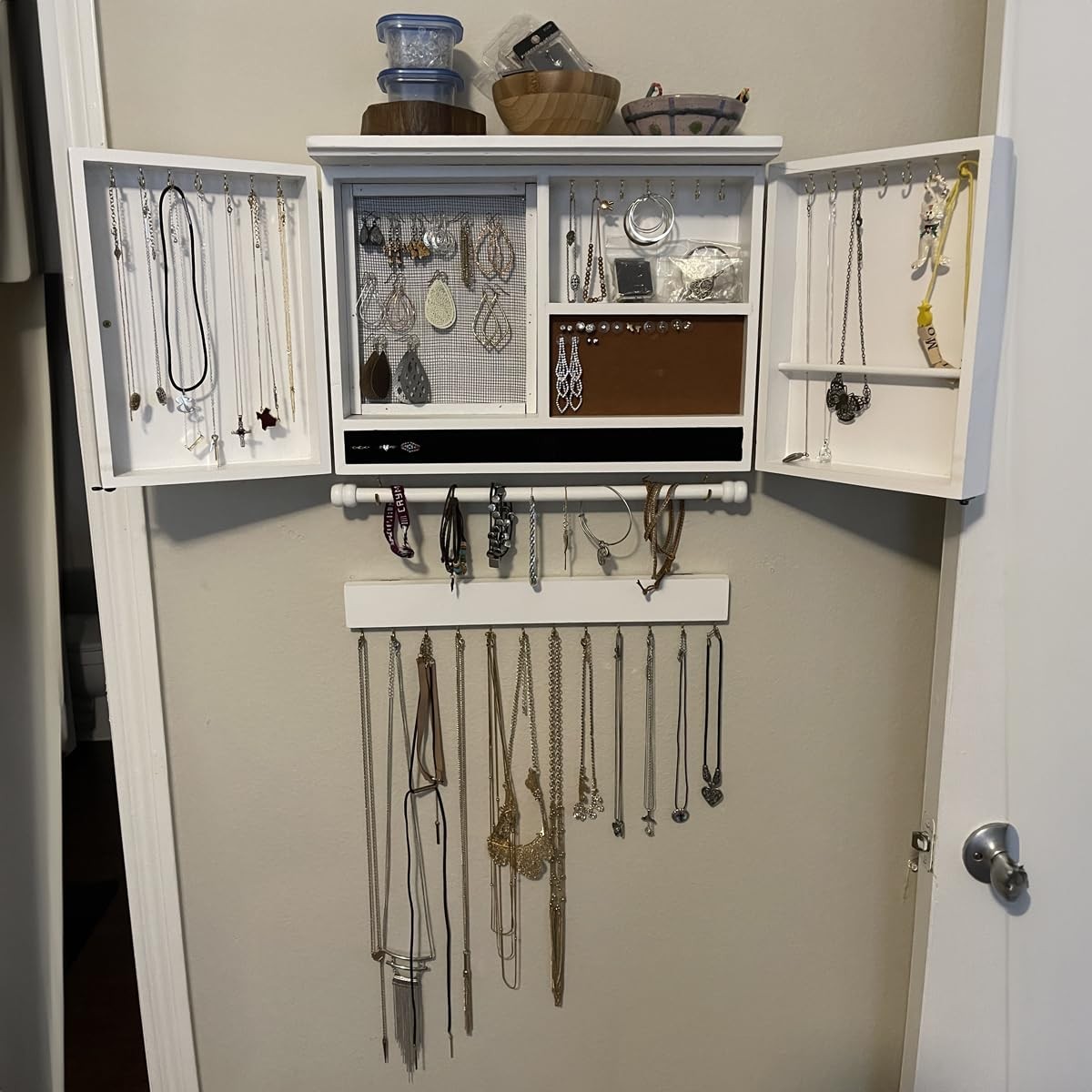 MULIFEE Rustic Wall Mounted Jewelry Organizer,Vintage Wooden Hanging WHITE