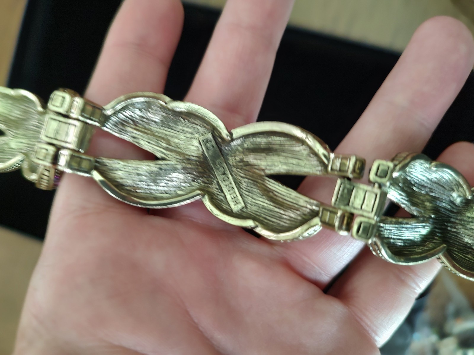 Heidi Daus Shades of Amethyst Thick Crystal Link Bracelet – Exceptional Piece