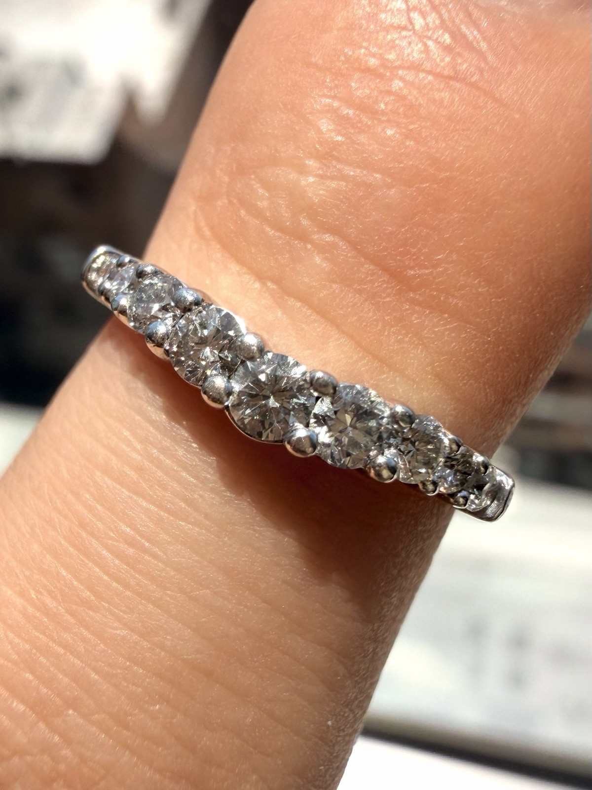 14k White Gold Natural Diamond .35ctw V-Shape Ring Size 5.5 Band