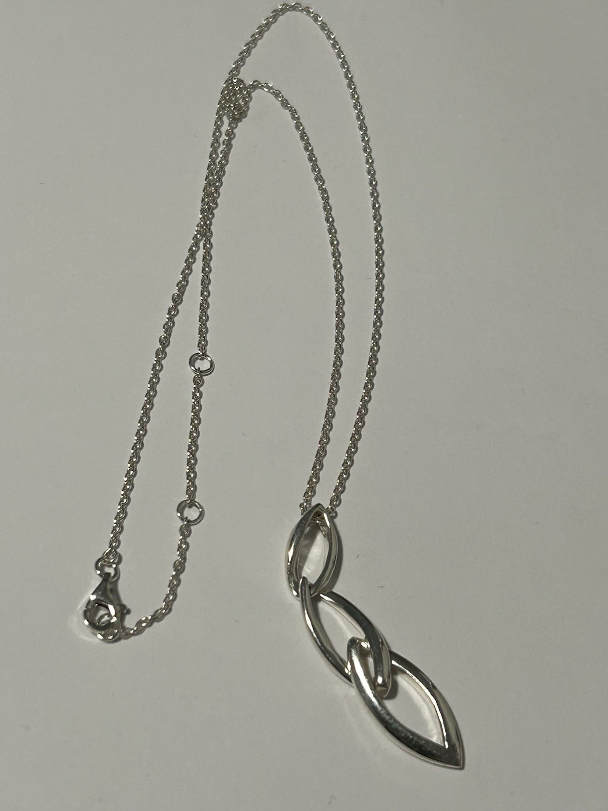 Lovely Sterling Silver 5cm Interlinked Pendant 45cm (17.7”) Necklace (6.41g)