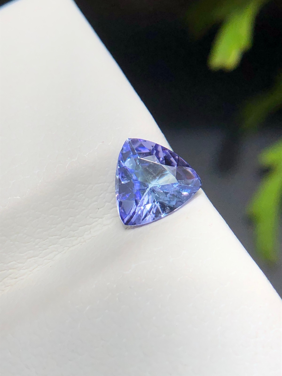 Natural Blue Purple Color Tanzanite Trillion Cut, 6 MM 0,75 ct Loose Gemstone