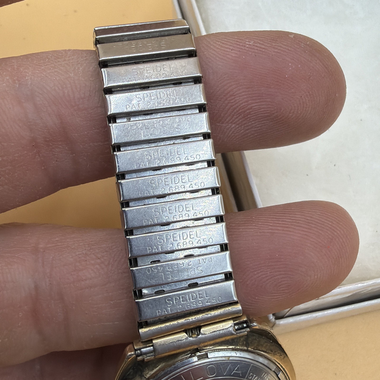Vintage Mens Bulova 23 Jewels Selfwinding Watch Working Condition