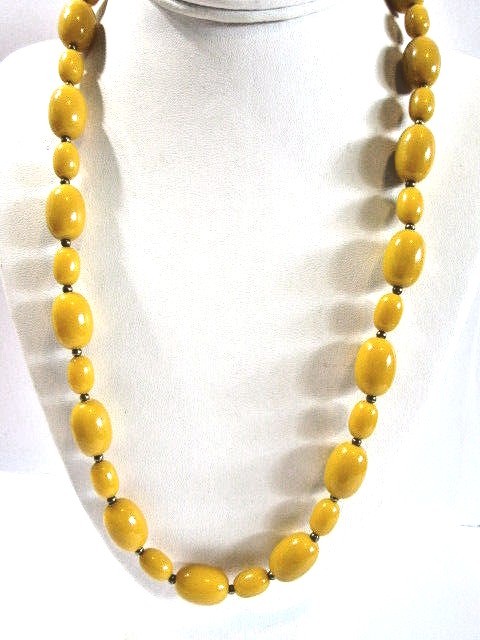 NECKLACE PLASTIC VINTAGE BEADED DARK YELLOW MUSTARD YOLK