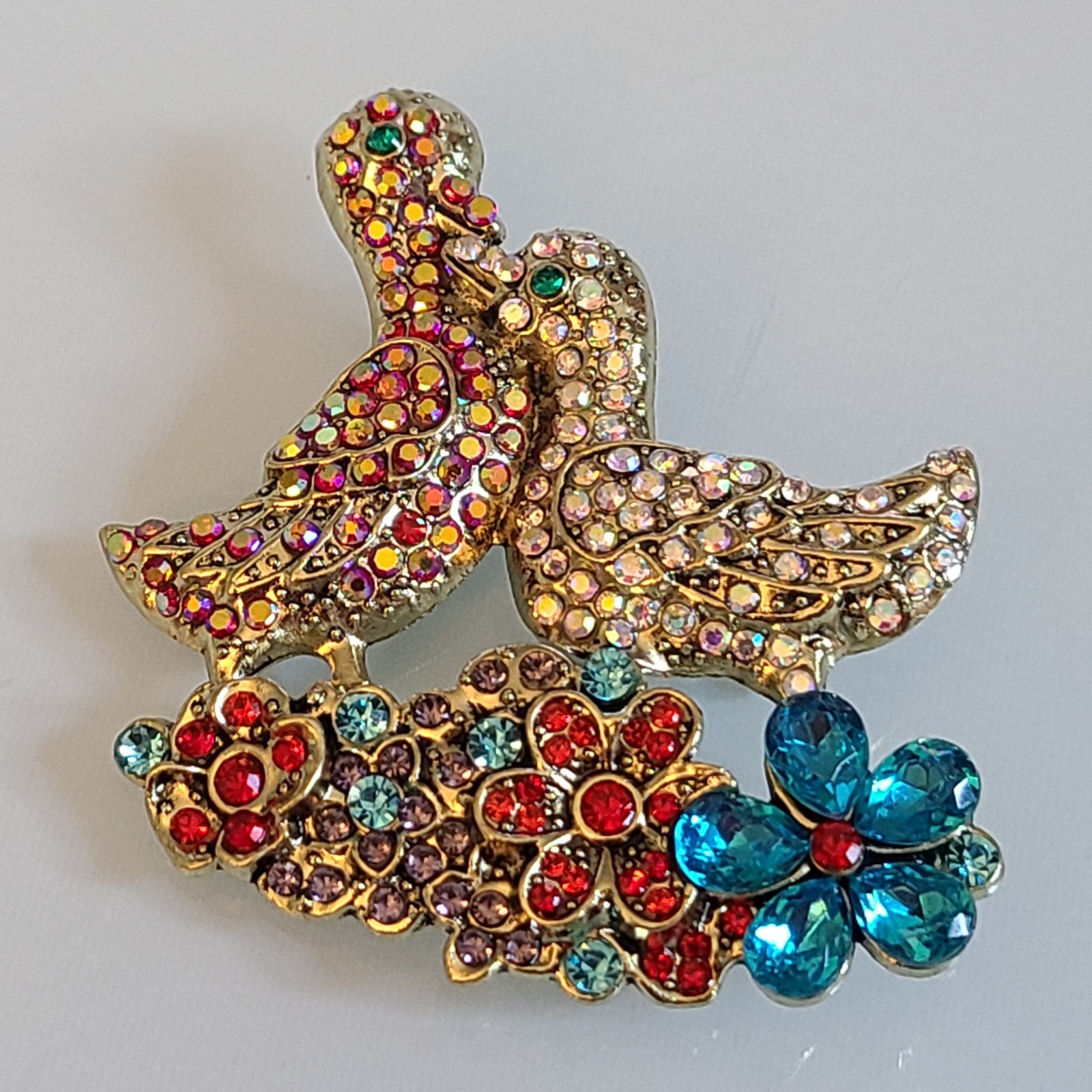 FAB DOUBLE DUCKS GORGEOUS BROOCH 2 1/2 INCHES MULTICOLORED FLOWERS AND AURORA Bs