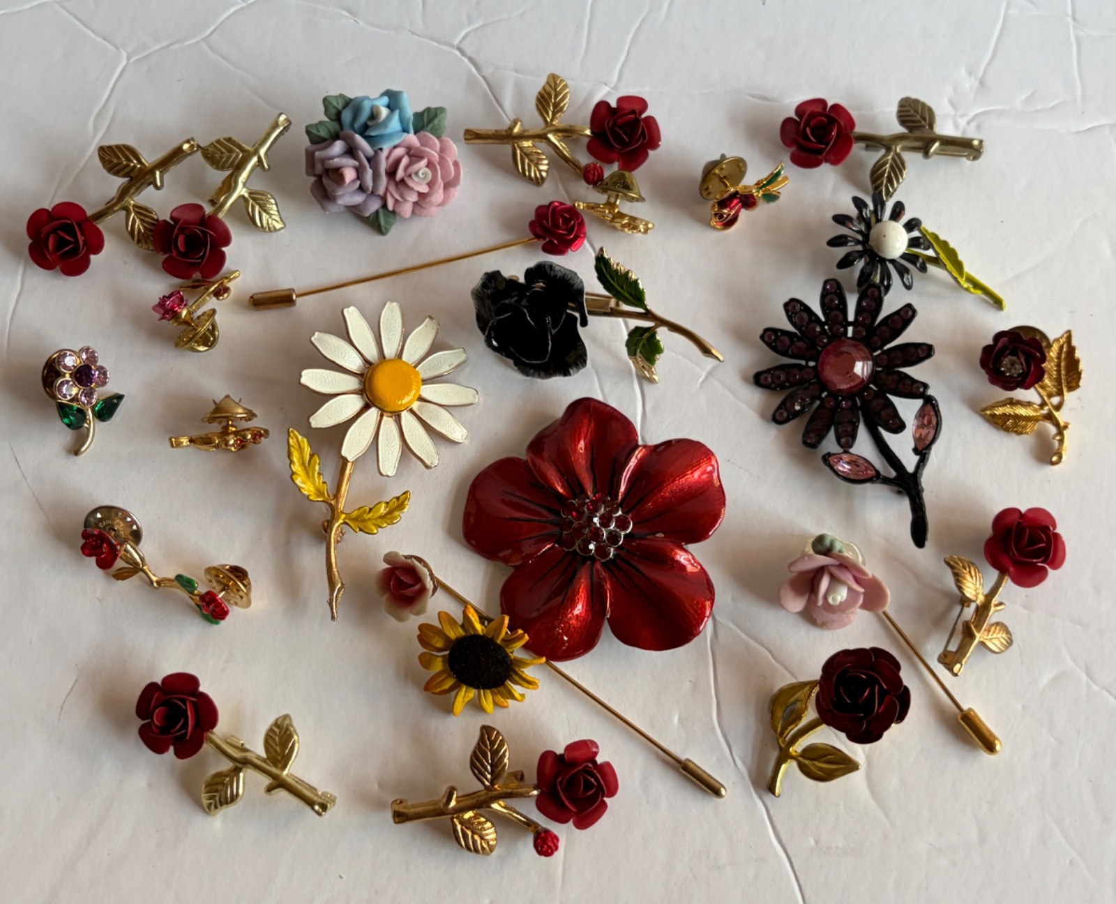 Floral Brooch Lot Of 26 Pins Metal Leather Enamel Porcelain Gold Tone