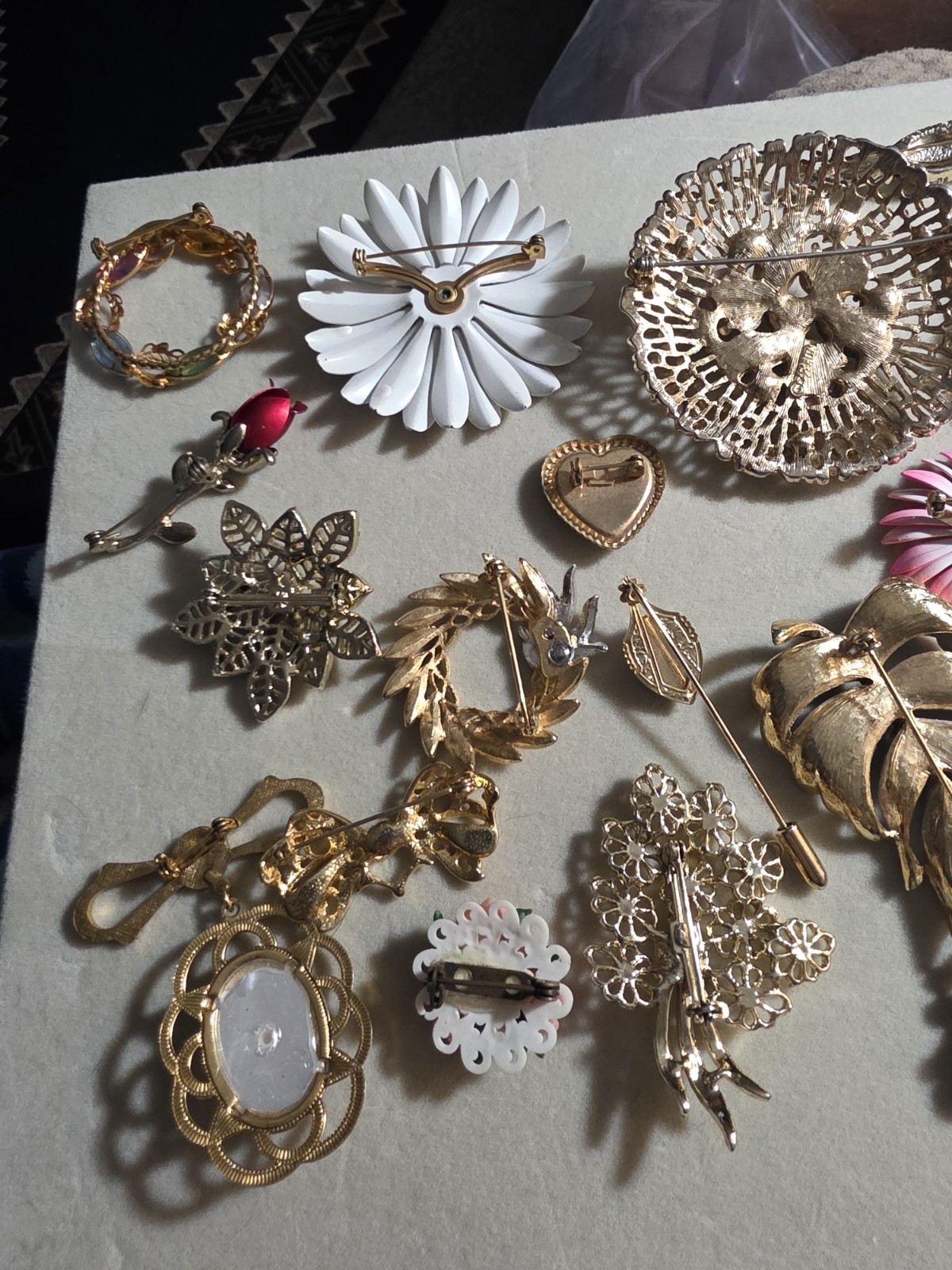 Vintage Mixed Brooch Lot Monet Emmons Sarah Coventry Avon (23)