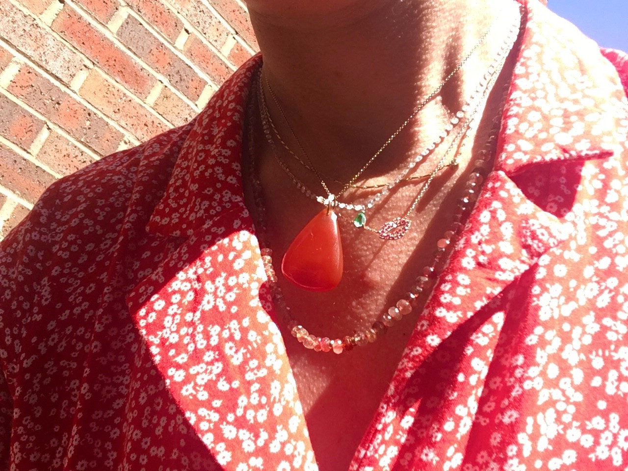 Solid 9ct gold carnelian pendant 9k 375