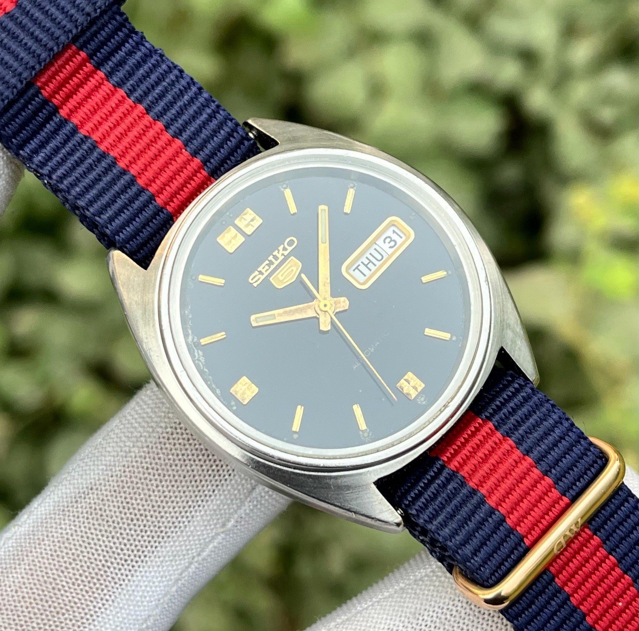 Vintage Seiko 5 Automatic Black Dress Formal Dial Japan Made Men Watch 6309-8840