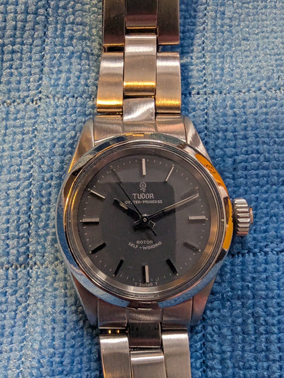 Vintage Tudor Princess Oyster 7597/0 – 1970/72 – Small Rose – Rolex Case/Crown.
