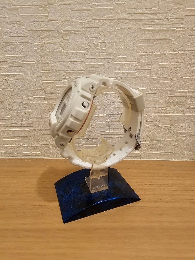 Casio G-Shock DW-6900SHB-7DR Shiba Inu Limited White Japan