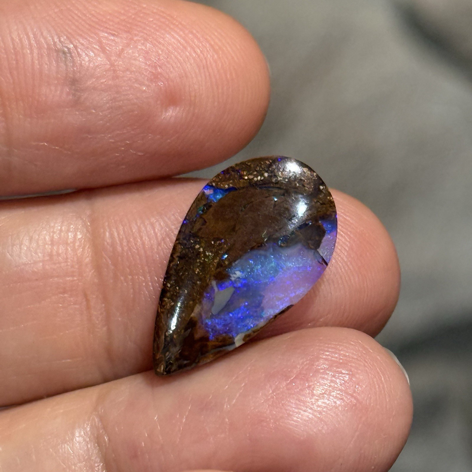 7.8ct 20.5×11.8×4.3mm Purple Crystal Pipe Australian Boulder Opal Cabochon Gem