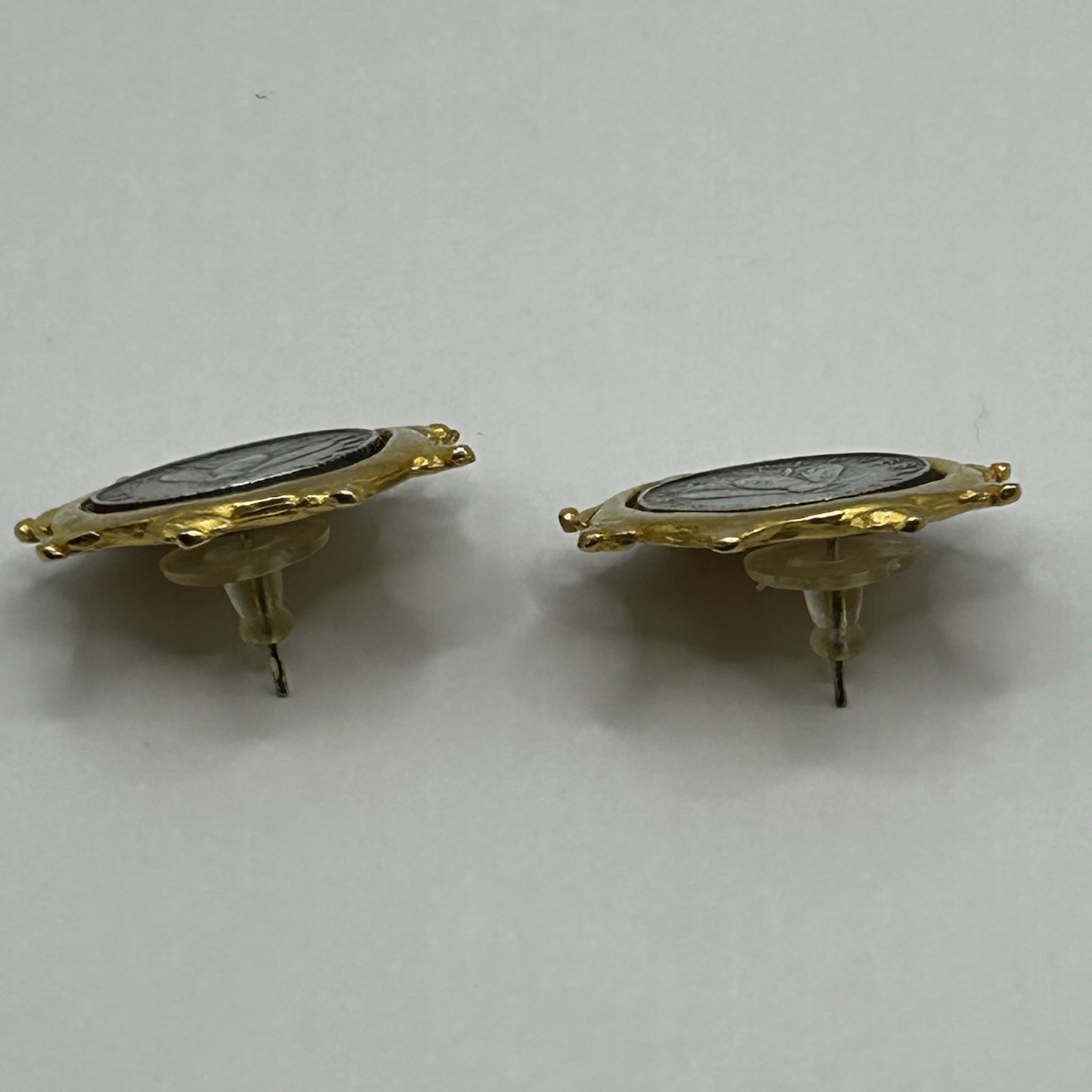 SUSAN SHAW Italian Bee Coin Gold Tone Post Earrings Handmade USA