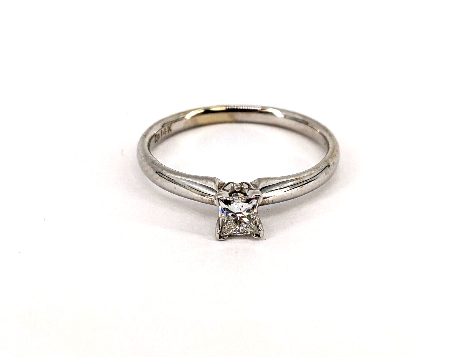 14KT White Gold 2.27g Single Diamond Ring Size 7, 0.27cttw