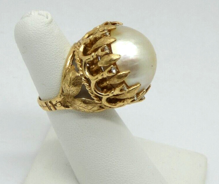 Extravagant & Massive Vintage Mabe’ Pearl & Solid Gold Ring with Diamonds