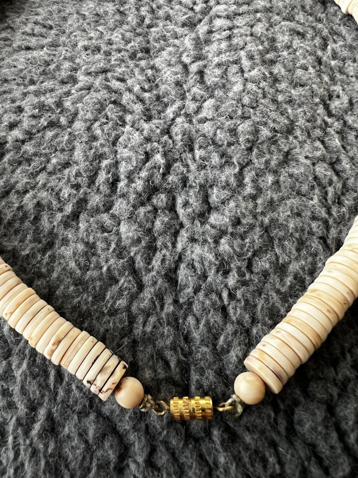 Vintage Heishi Choker Necklace BEACH Shell Disc Beads 18.5 In. 1970 SURFER