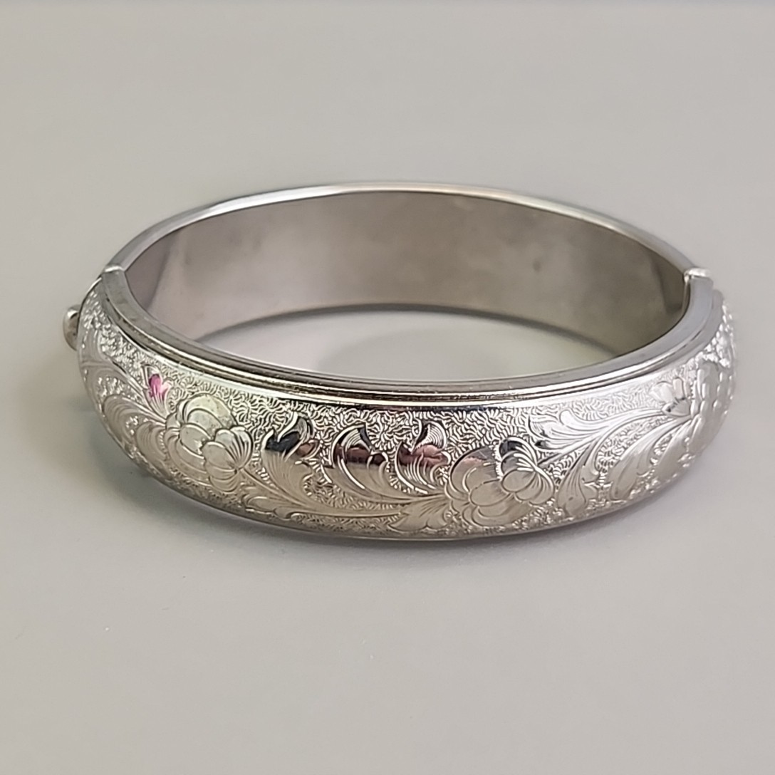 Vintage Etched Bangle Bracelet 14mm Hinged Puffy Silver Tone Push Lock 6.5″