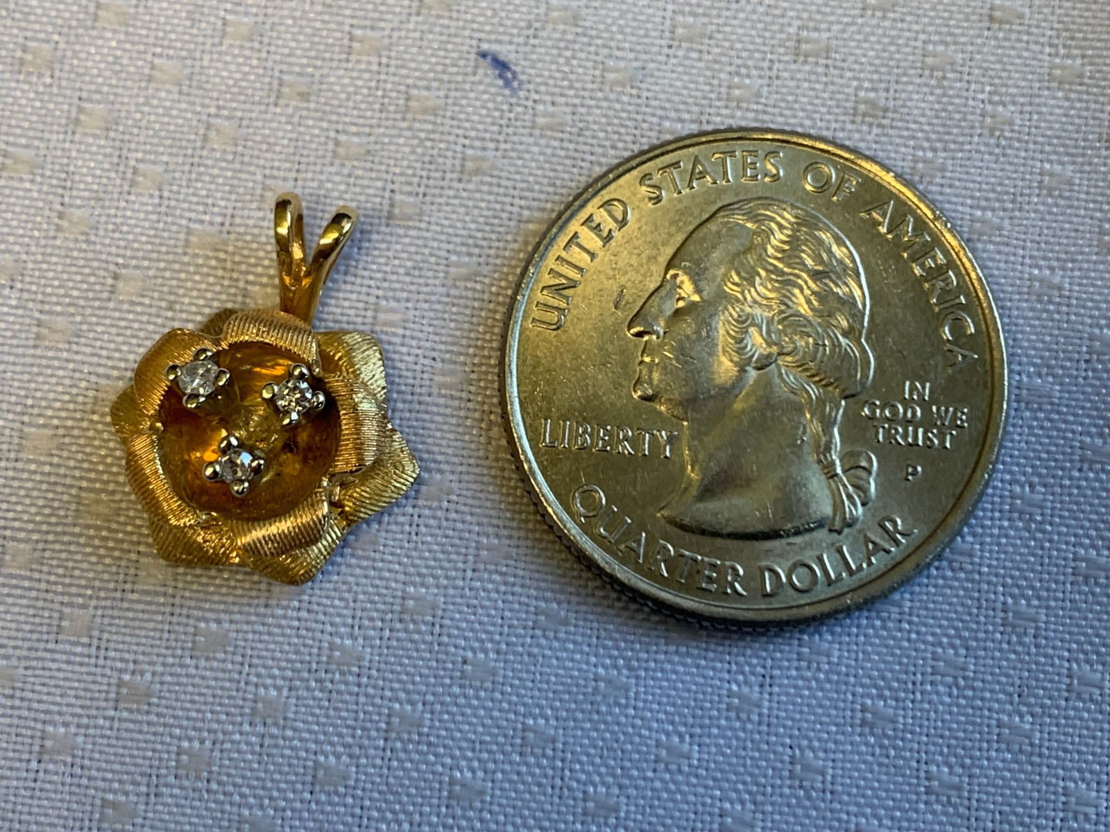 14K Yellow Gold Diamond Flower Pendant 3.29g Fine Jewelry Rose Charm *READ*