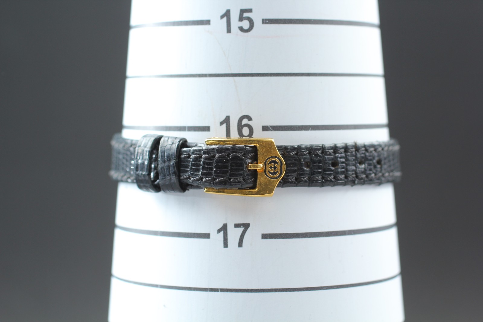 [Near MINT] Gucci 2000L 22mm Black Dial Gold Roman Women’s Watch From JAPAN