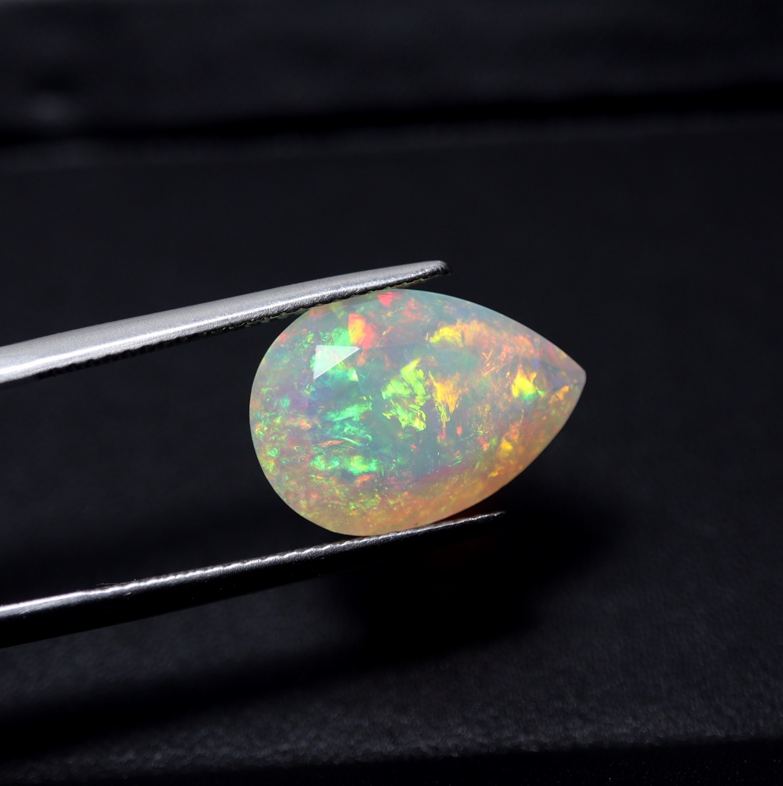 5.3Cts Real AAA Ethiopian Opal Green Red Fire Faceted Pear Gemstone 15.8×11.4MM