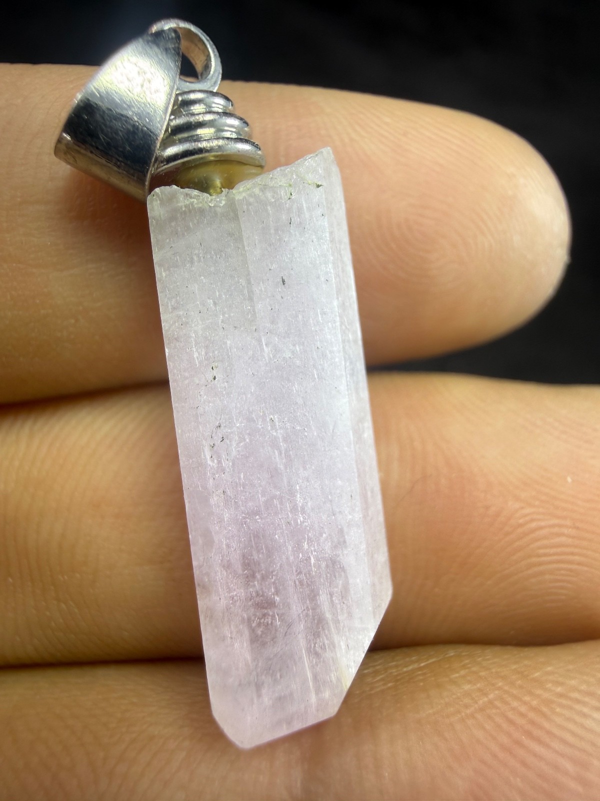 24pcs Natural Kunzite Crystal Point Pendants Bulk Lot Raw Spodumene Stick 114g